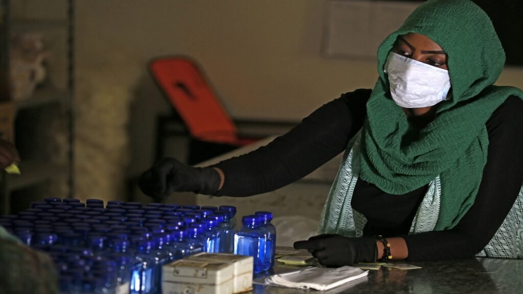 إرسال عينات من بورتسودان إلى جنوب أفريقيا لفحصها وسط مخاوف من انتشار متحور دلتا