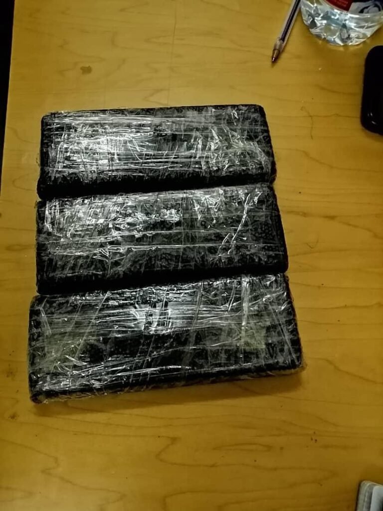 مطار الخرطوم: ضبط ذهب مهرب للقاهرة وتورط منسوب للجمارك في الحادثة مطار الخرطوم: ضبط ذهب مهرب للقاهرة وتورط منسوب للجمارك في الحادثة