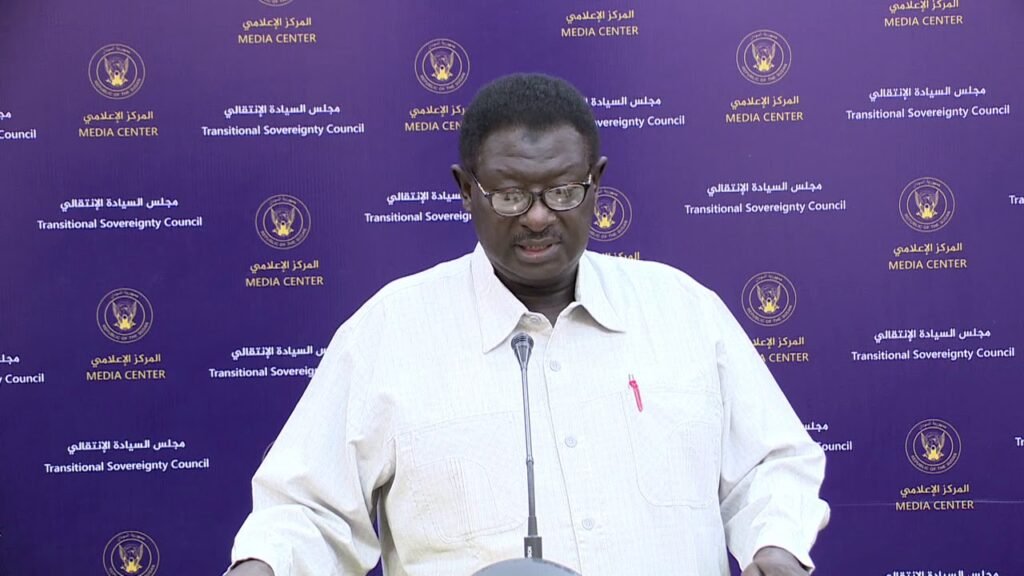 فرح العقار: مسئولية الانهيار يتحملها حمدوك فرح العقار: مسئولية الانهيار يتحملها حمدوك