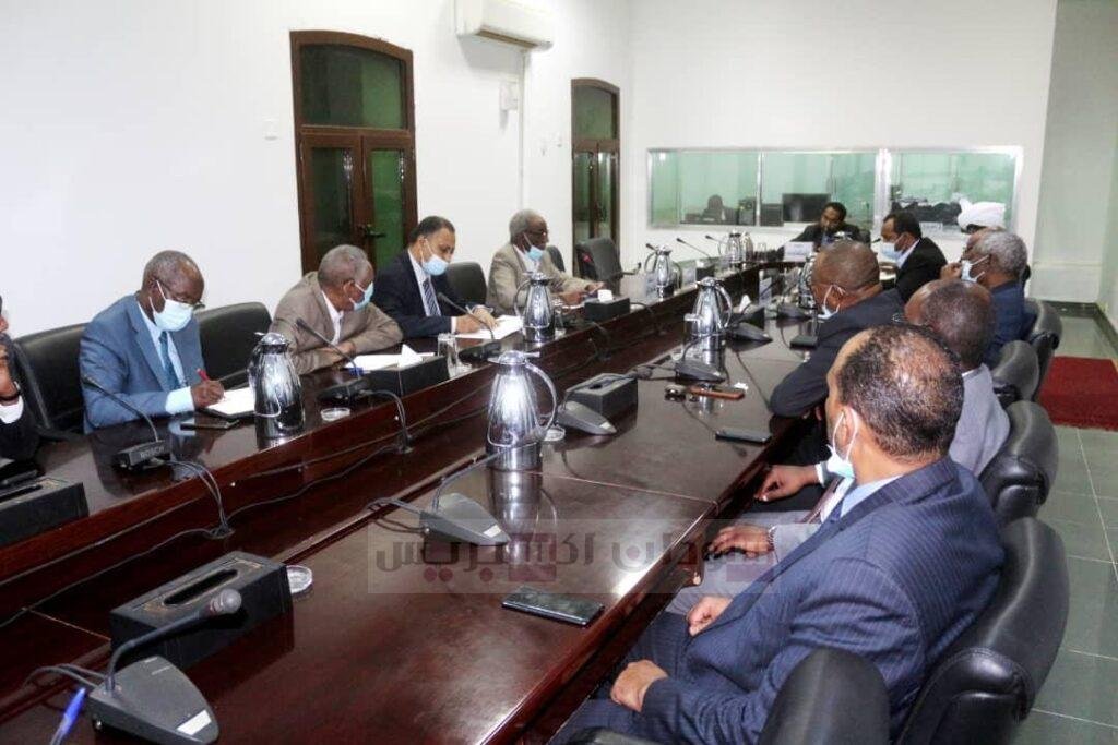 السودان : قرارات جديدة لتسهيل التعاملات المالية والتحويلات بالبنوك