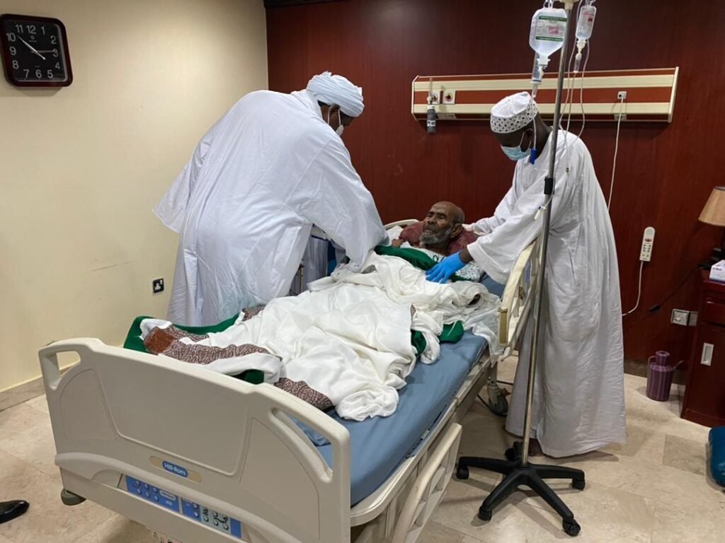 دقلو يزور الشيخ أبوعزة في رويال كير دقلو يزور الشيخ أبوعزة في رويال كير