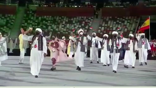 دخول وفد السودان في حفل افتتاح الألعاب الأولمبية في طوكيو باليابان