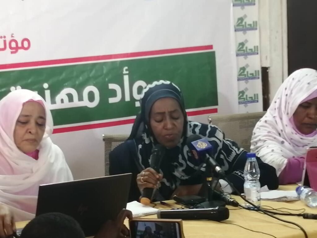 مفصولو وكالة (سونا) يتمسكون بتصعيد قضيتهم مفصولو وكالة (سونا) يتمسكون بتصعيد قضيتهم