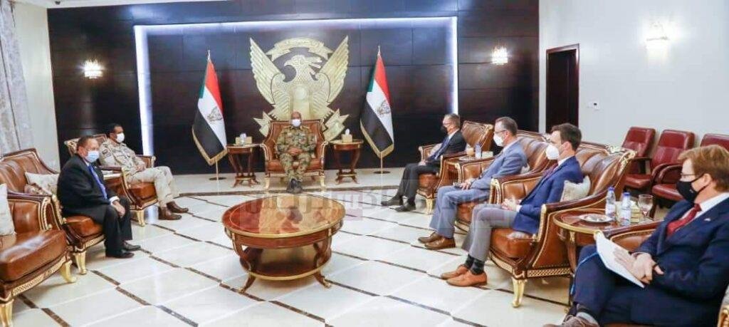 أمريكا تجمع بين البرهان وحميدتي وحمدوك في اجتماع مطوّل بالخرطوم أمريكا تجمع بين البرهان وحميدتي وحمدوك في اجتماع مطوّل بالخرطوم