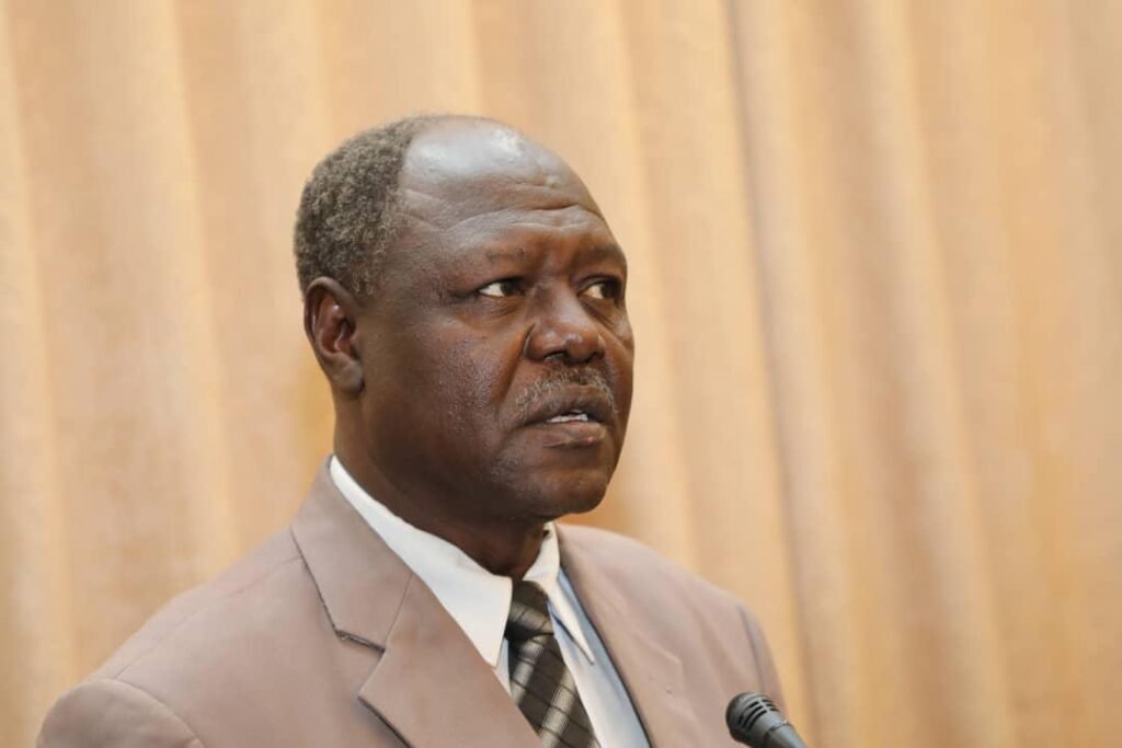 السودان: الأمين العام لوزارة الإعلام ينفي صلة الوزارة بأخبار الأيام السابقة السودان: الأمين العام لوزارة الإعلام ينفي صلة الوزارة بأخبار الأيام السابقة