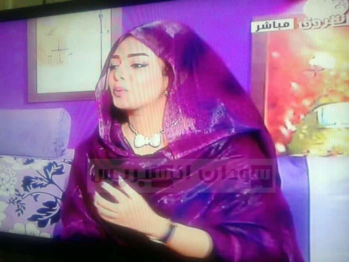 المذيعة لينا أنور