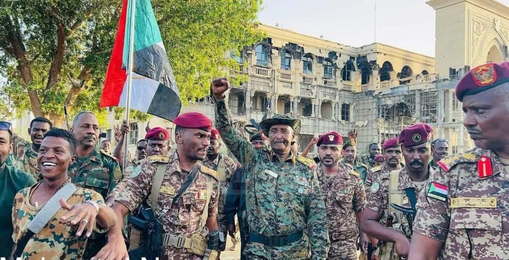 طائرته هبطت فيها: البرهان يعلن الخرطوم “حرة” طائرته هبطت فيها: البرهان يعلن الخرطوم "حرة"