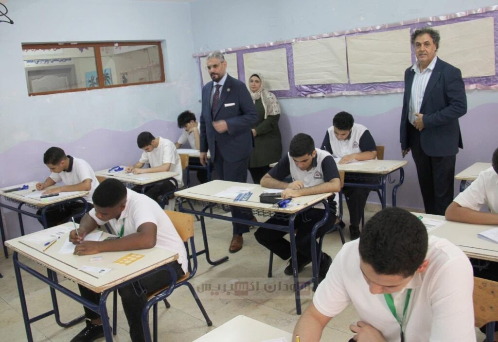 السفير الليبي يتفقد لجان الإمتحانات الليبية بمصر السفير الليبي يتفقد لجان الإمتحانات الليبية بمصر