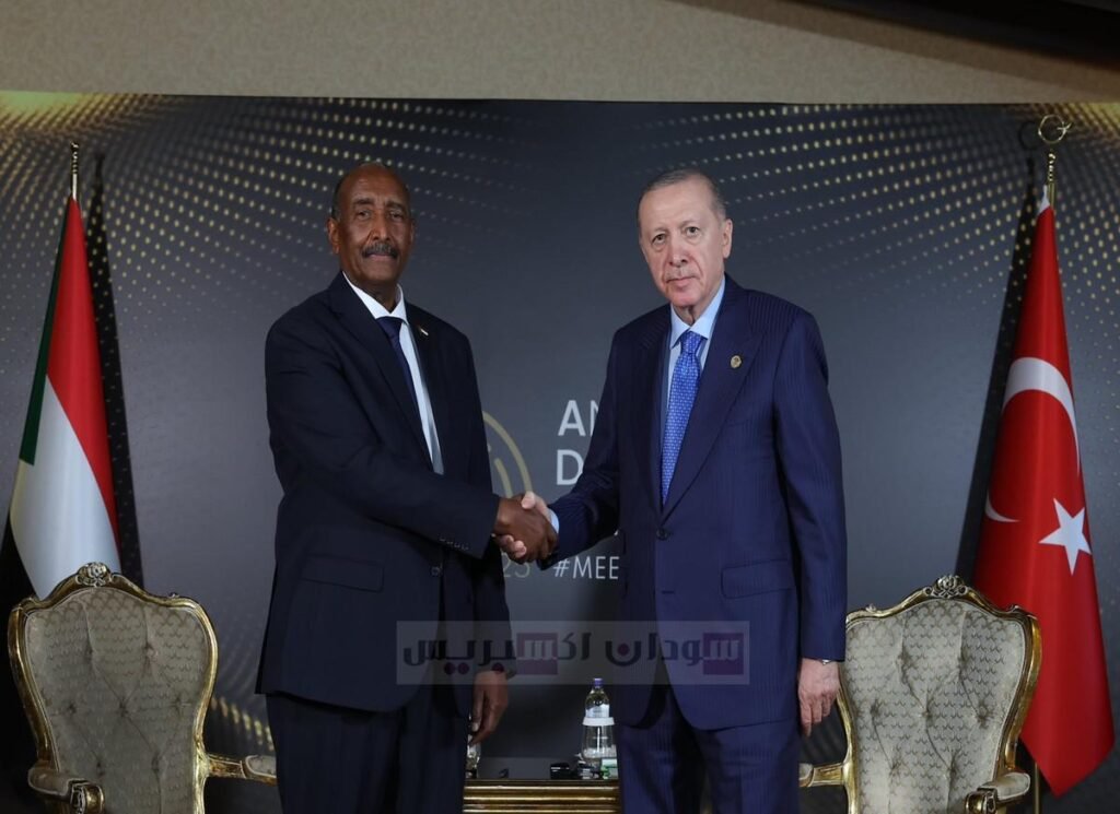 البرهان يهنئ أردوغان بذكرى يوم النصر ويؤكد متانة العلاقات السودانية التركية