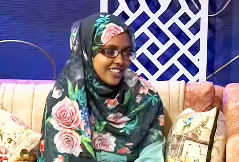 الطالبة عائشة حماد عبدالرحمن
