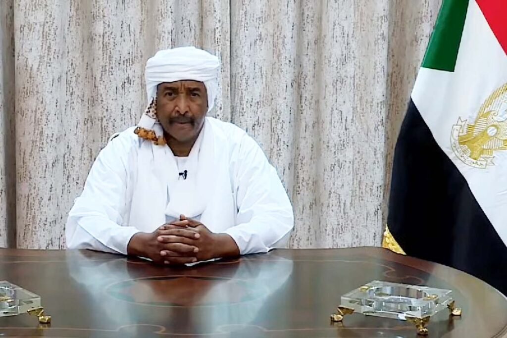 بنك السودان يعود للواجهة.. قرار مفاجئ من البرهان في عطلة الجمعة الفريق أول ركن عبد الفتاح البرهان