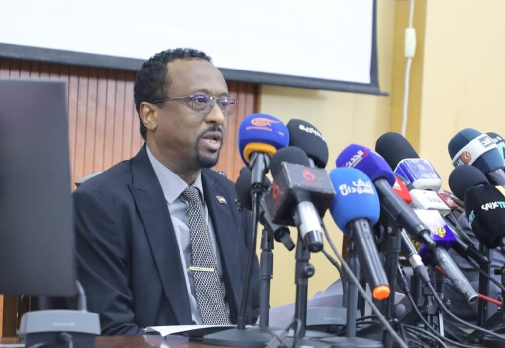 خالد الإعيسر وزير الإعلام في السودان