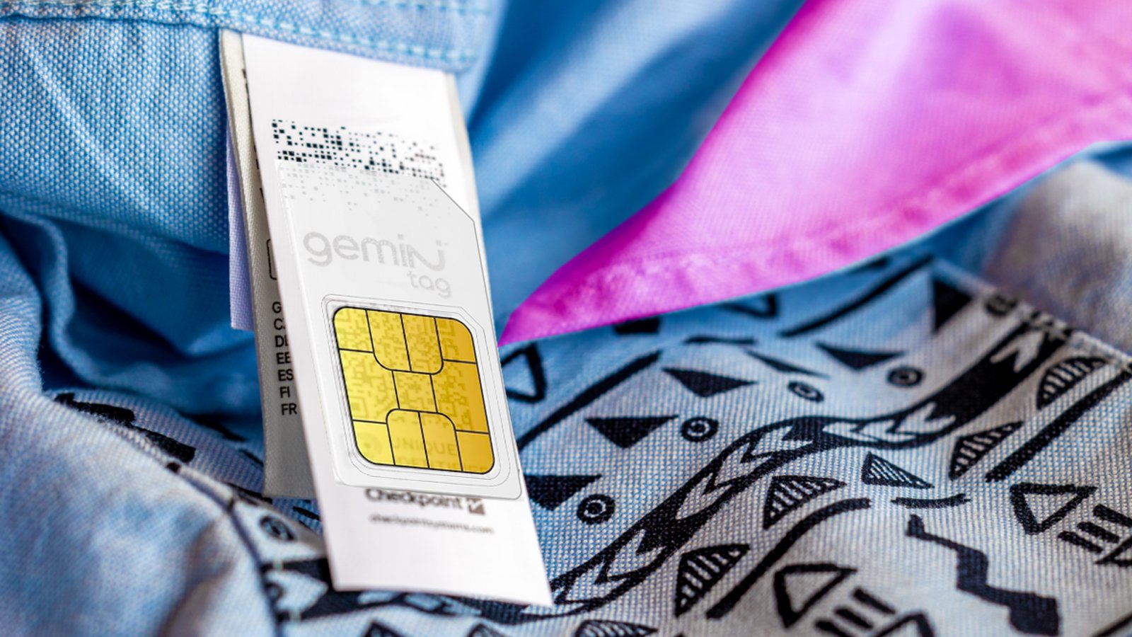 ملابس فيها شريحة تتبع السودان