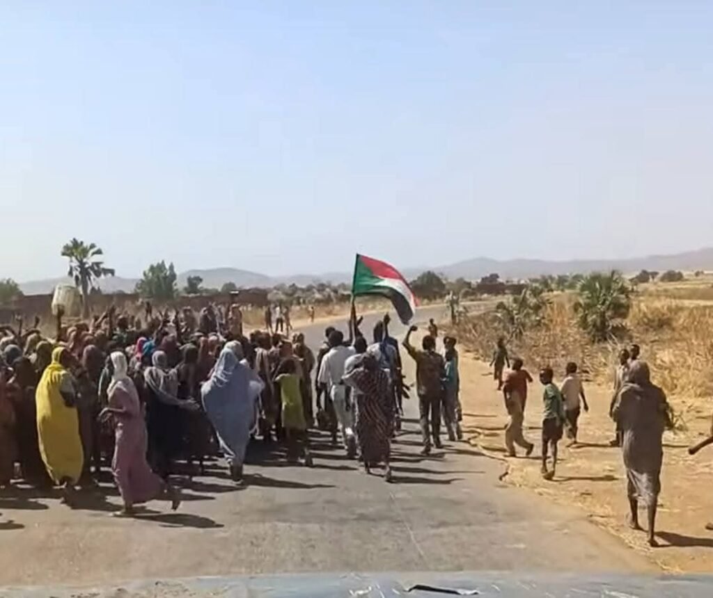 الجيش السوداني يفك الحصار عن كادوقلي ومتحرك الصياد يدخل المدينة الجيش السوداني يفك الحصار عن كادوقلي ومتحرك الصياد يدخل المدينة كادوقلي
