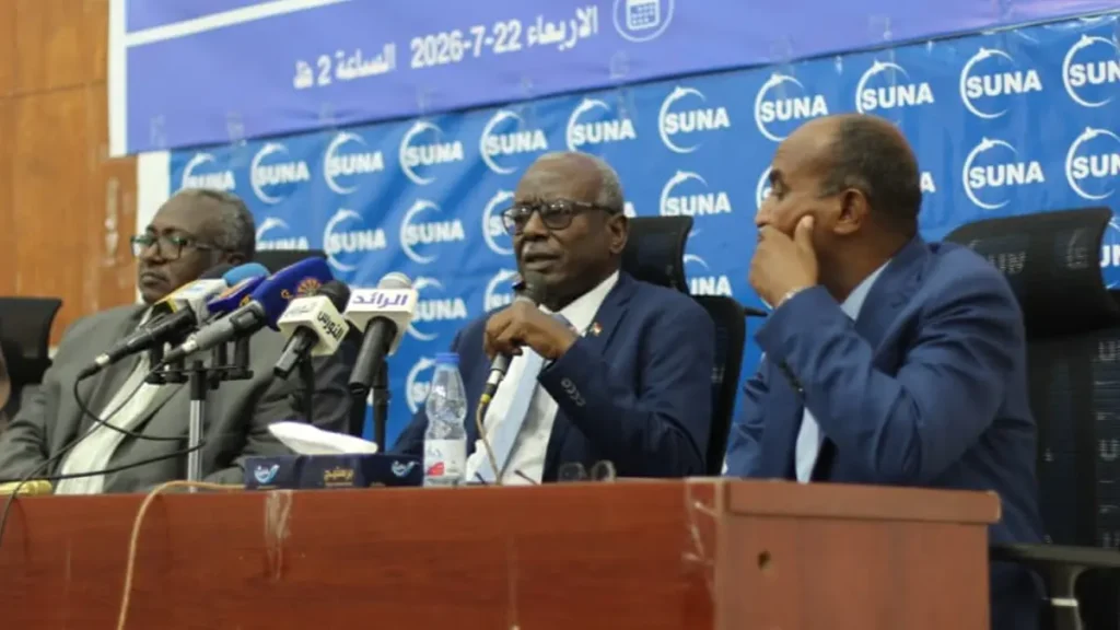 وزير النقل السوداني يعلن خطة تطوير شاملة تشمل 10 طائرات لسودانير وخطًا بحريًا مع سلطنة عُمان.