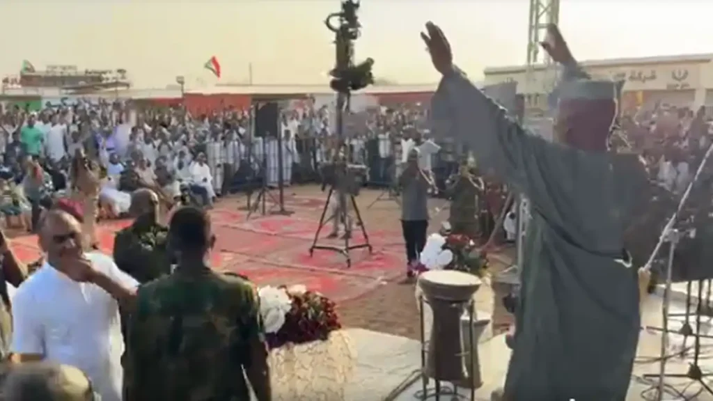 باستقبال جماهيري حاشد .. محمد النصري يعود للمسرح بـ “سلام جيش البلد من الجنود للقادة” محمد النصري حفلة أمدرمان
