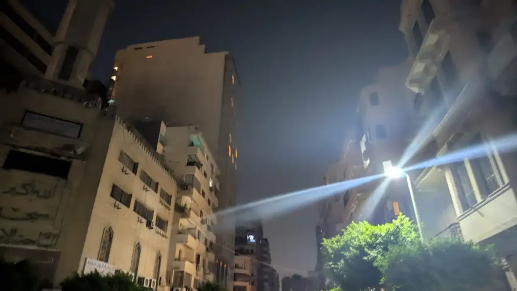 بيان مصري رسمي حول زلزال الفجر.. التفاصيل الكاملة أحد شوارع القاهرة بعد وقوع الزلزال في فجر 3 أغسطس