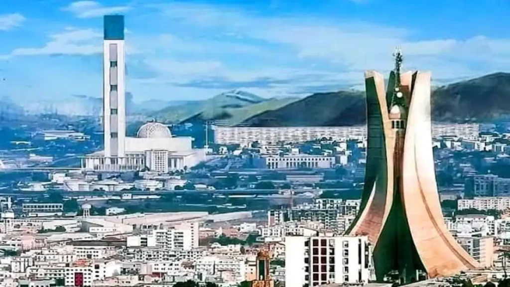 الجزائر تقدم منحًا دراسية للطلاب السودانيين: هنا التفاصيل والشروط ورابط التقديم الجزائر العاصمة